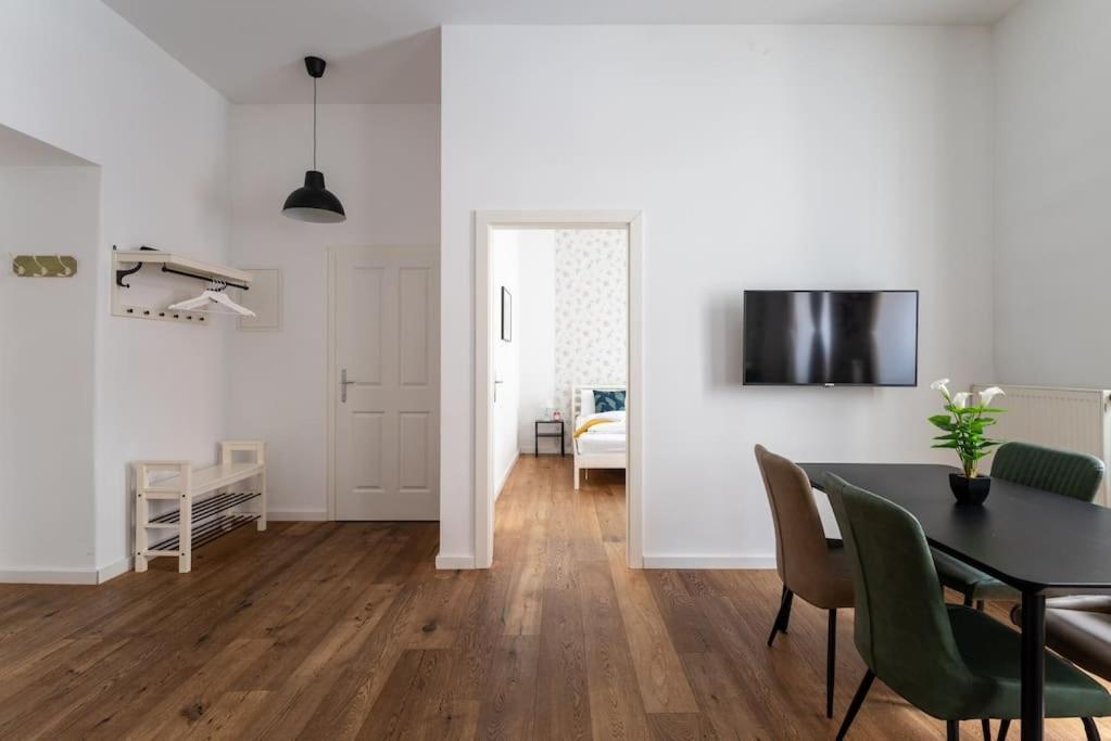 비엔나 Sleek 1Br Flat Near Center By Hm 아파트 외부 사진
